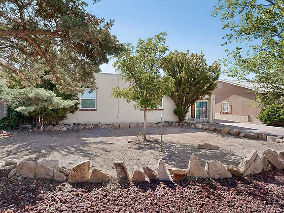 3rd image of 2817 Sierra Dr NE