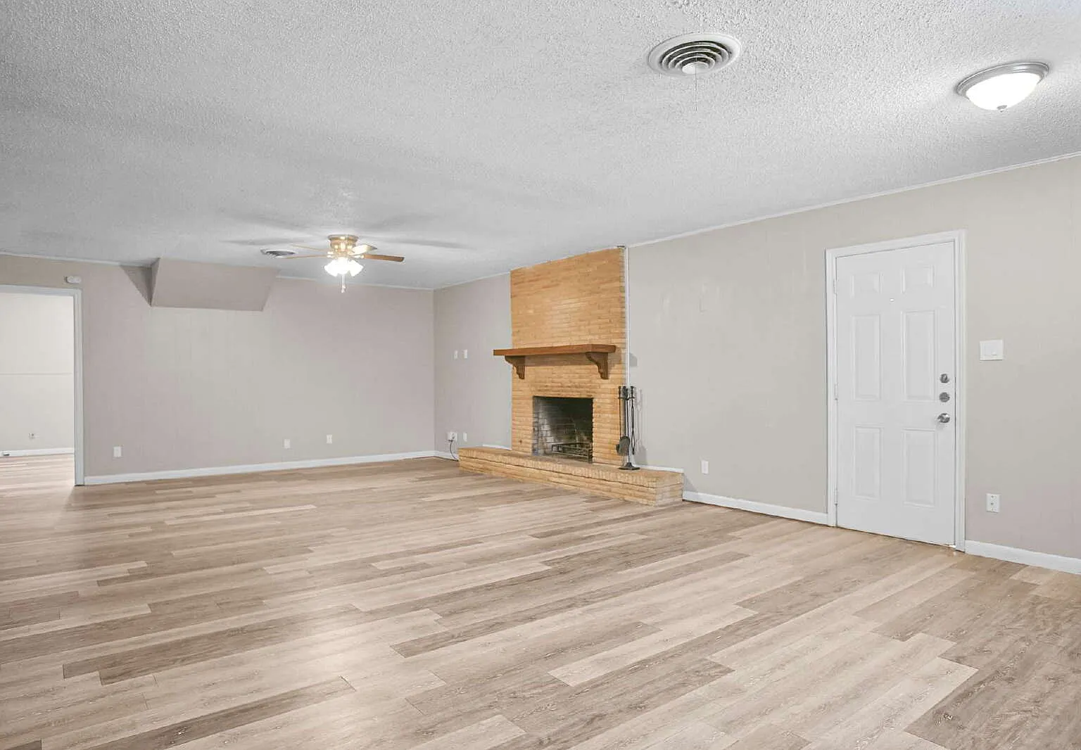 4 bed, 3.0 bath, 1762 sqft, $1,850 — Photo 4