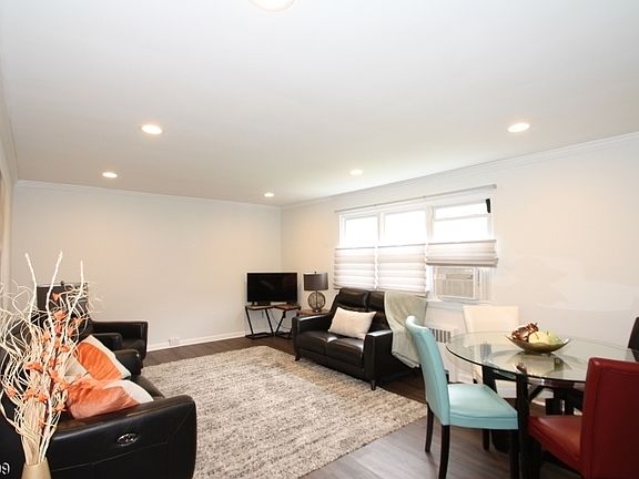 4th image of 284 Claremont Ave #B2-204