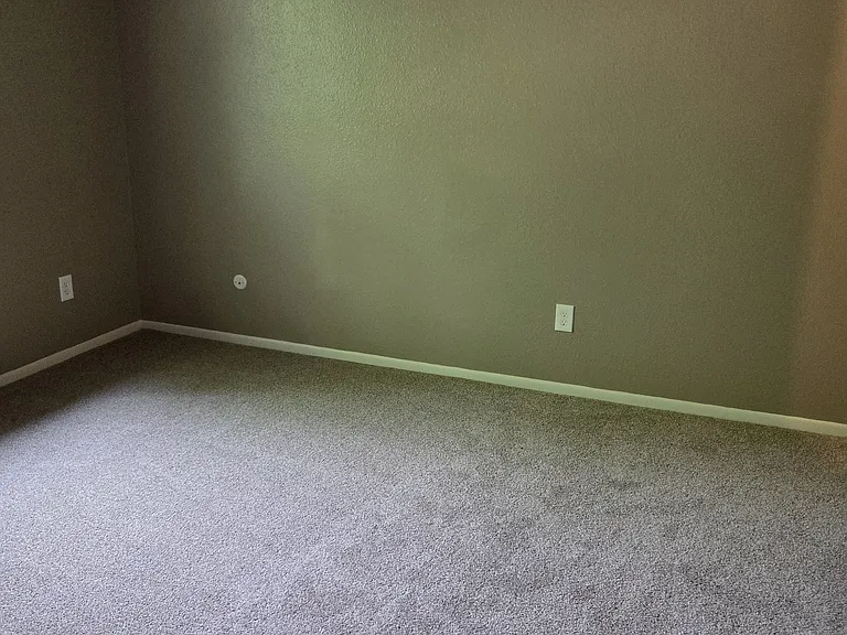 1979 Sandalwood Ln — Photo 38