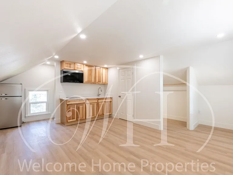 209 SE 6th St — Photo 9