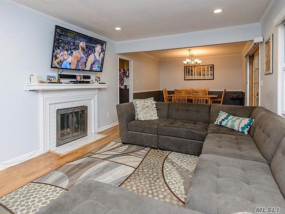 3rd image of 21 Cherrytree Ln