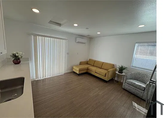 1 bed, $2,289 — Photo 4