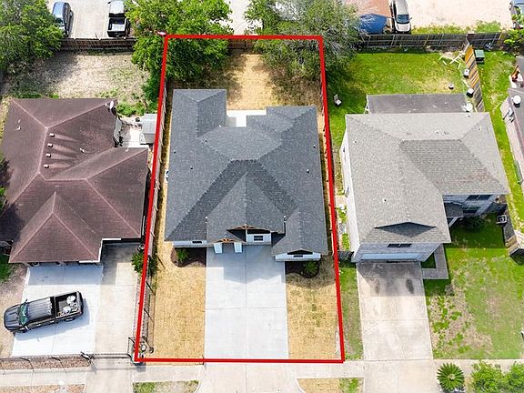 3rd image of 2708 Naples St