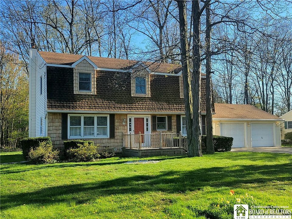 1st image of 18 Crandall Ave