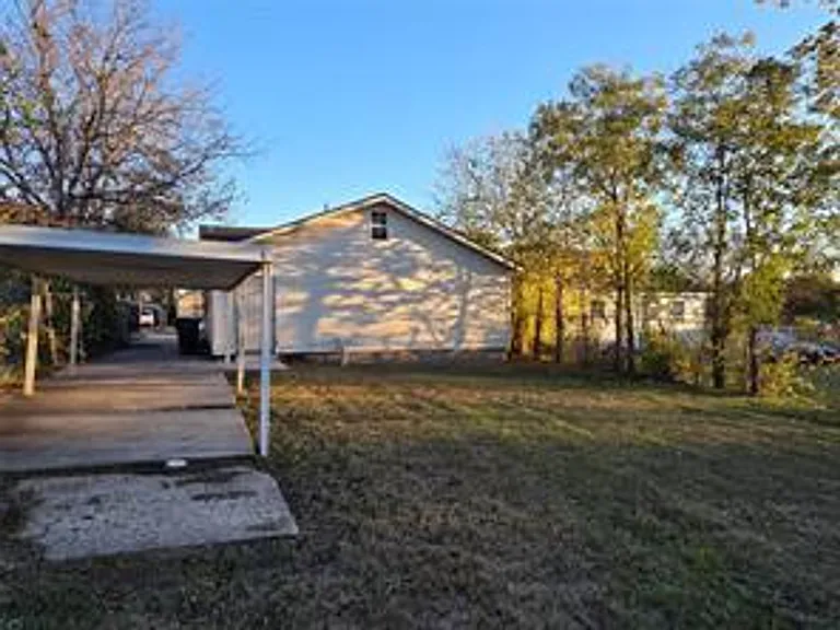 2021 Gurley Ave — Photo 7