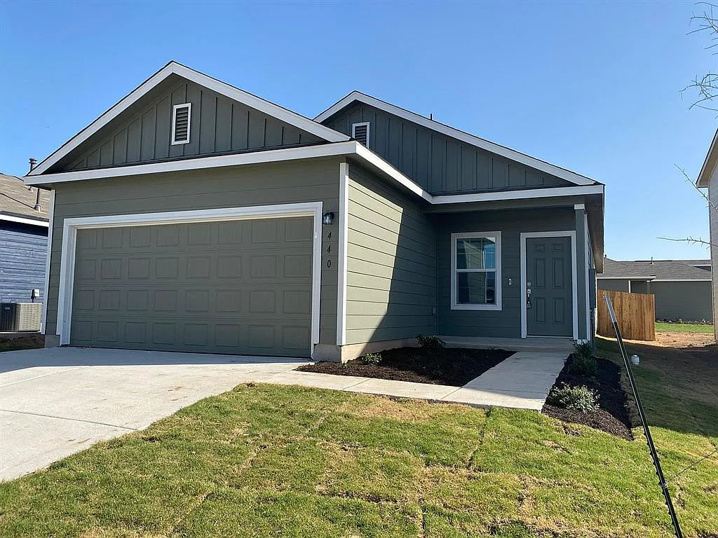 4 bed, 1627 sqft, $1,795 — Photo 3