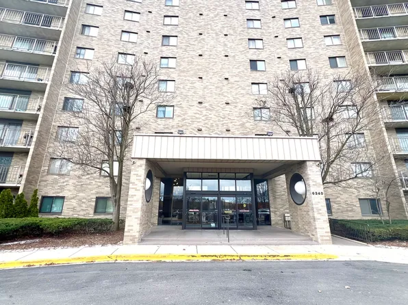 6340 Americana Dr APT 416, Willowbrook, IL 60527