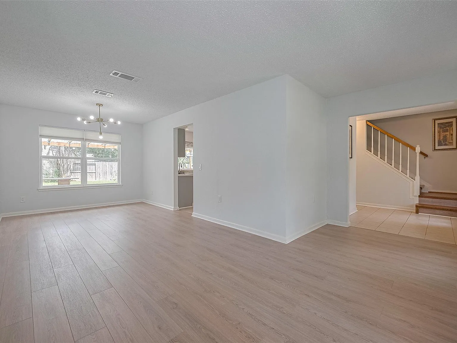 4 bed, 2.5 bath, 2316 sqft, $2,450 — Photo 4