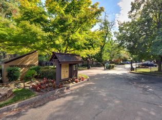 877 Woodside Ln E UNIT 8, Sacramento, CA 95825