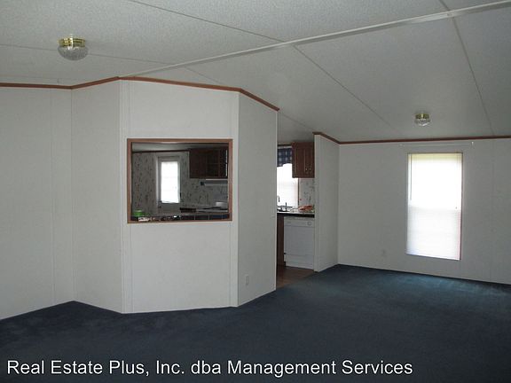 2nd image of 206 Lakeside Dr