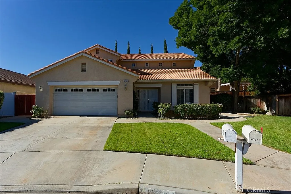 4 bed, 2176 sqft, $2,750 — Photo 2