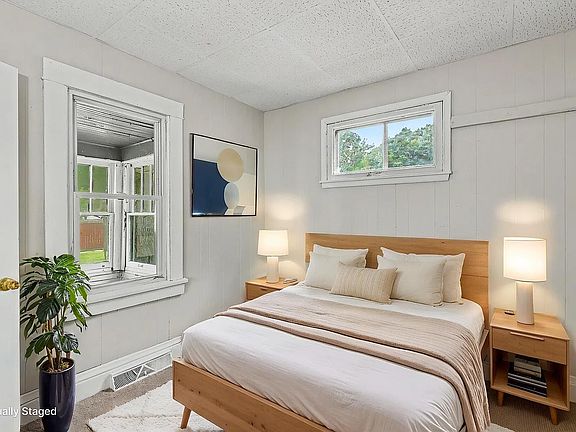 5th image of 1768 Henry St