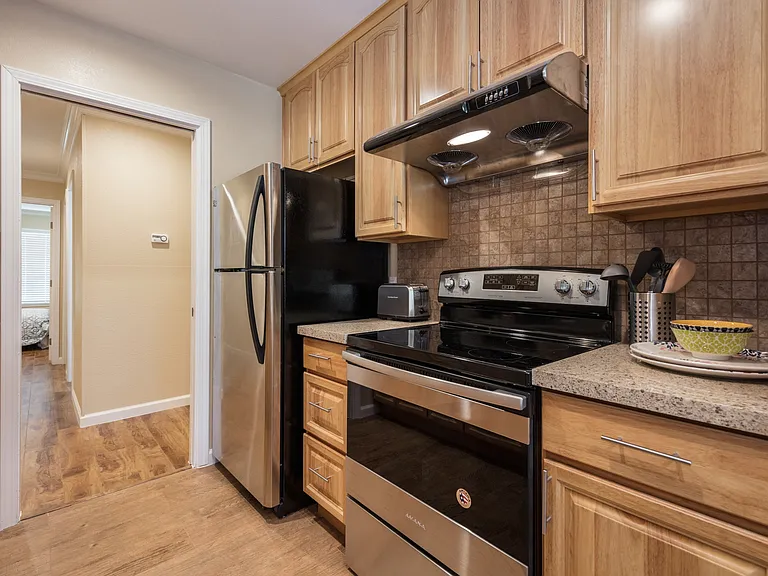 888 Golden Saratoga-Cupertino Apartment Homes — Photo 62