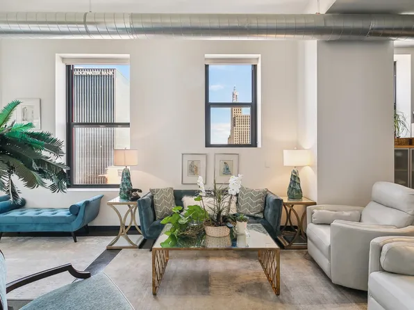 350 Saint Peter St Unit 1012, Saint Paul, MN 55102