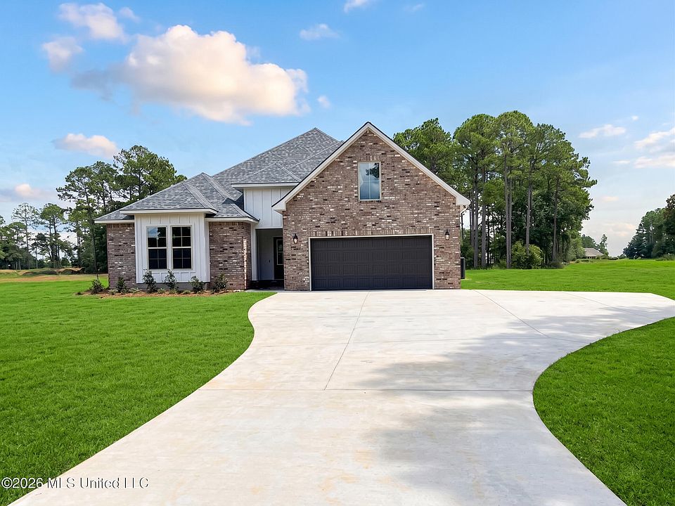 1st image of 17952 Fairway View Dr
