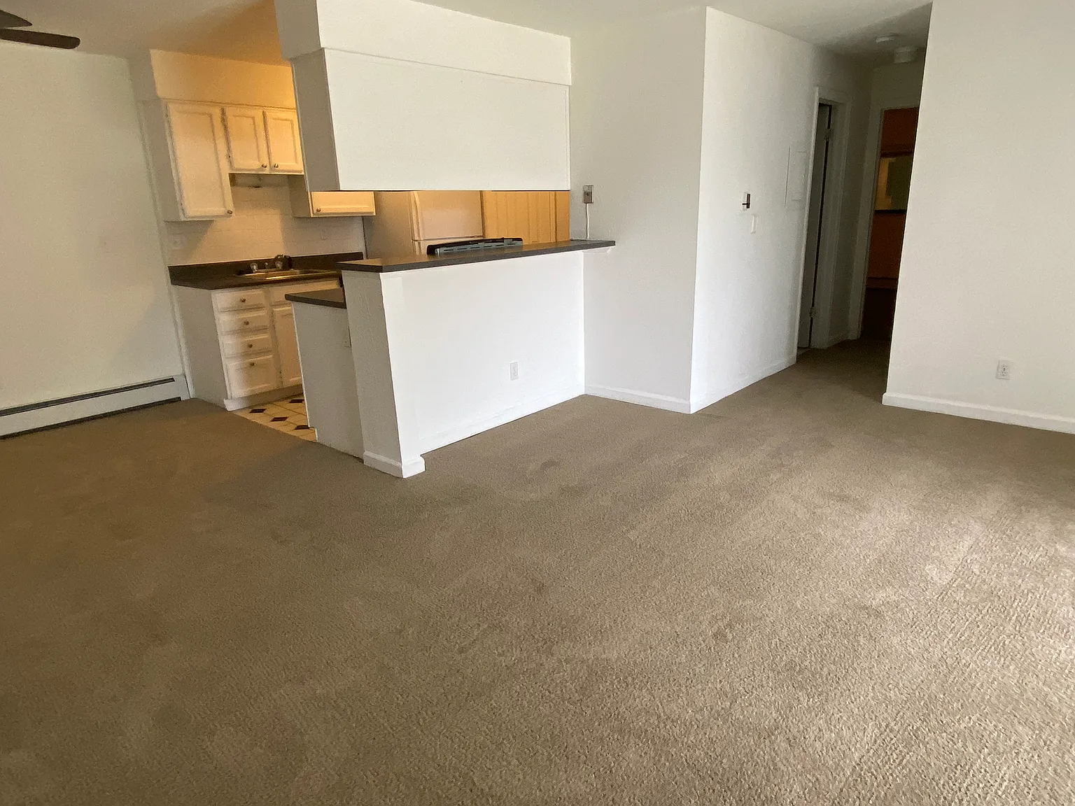 2 bed, 888 sqft, $2,200 — Photo 4