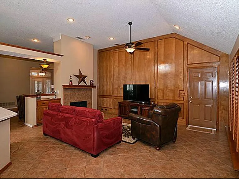 316 Stone Creek Dr — Photo 12