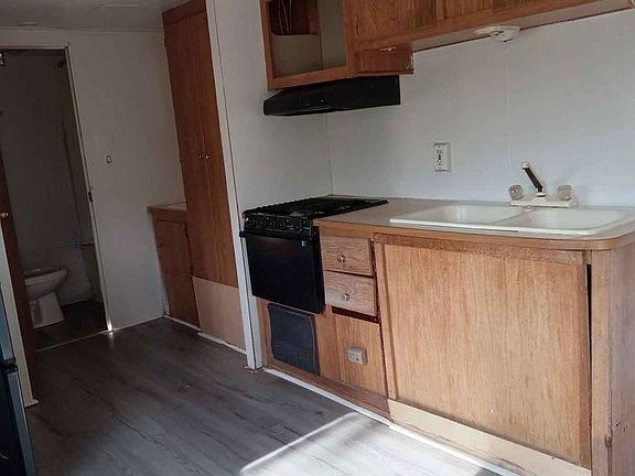 2nd image of 655 Thornton Ferry Rd #1