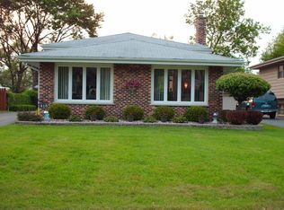 1701 Regency Ct, Arlington Heights, IL 60056