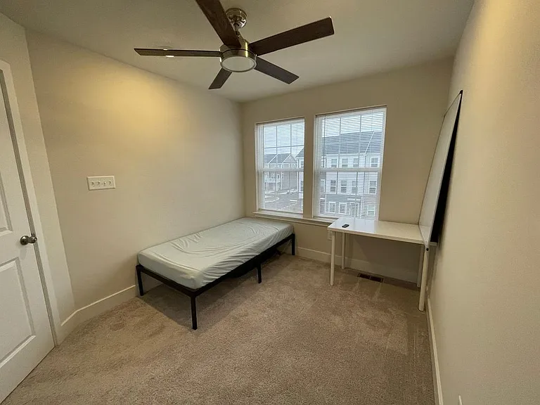 1235 Greylock Ln — Photo 33