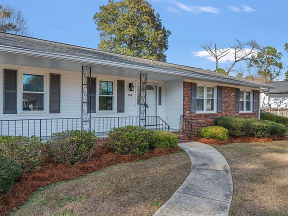 3rd image of 1729 Milton Way