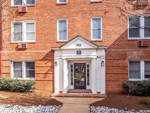 5th image of 922 S Washington St APT 105