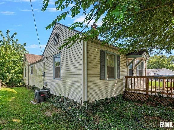 3rd image of 3004 Hoover Ave