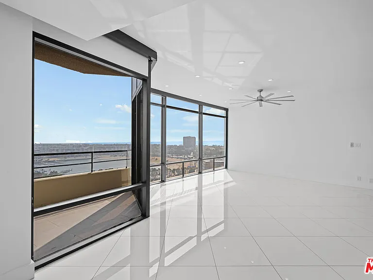 4267 Marina City Dr #Penthouse 4 — Photo 46