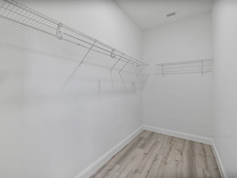 556 Sherwood Ave S — Photo 31