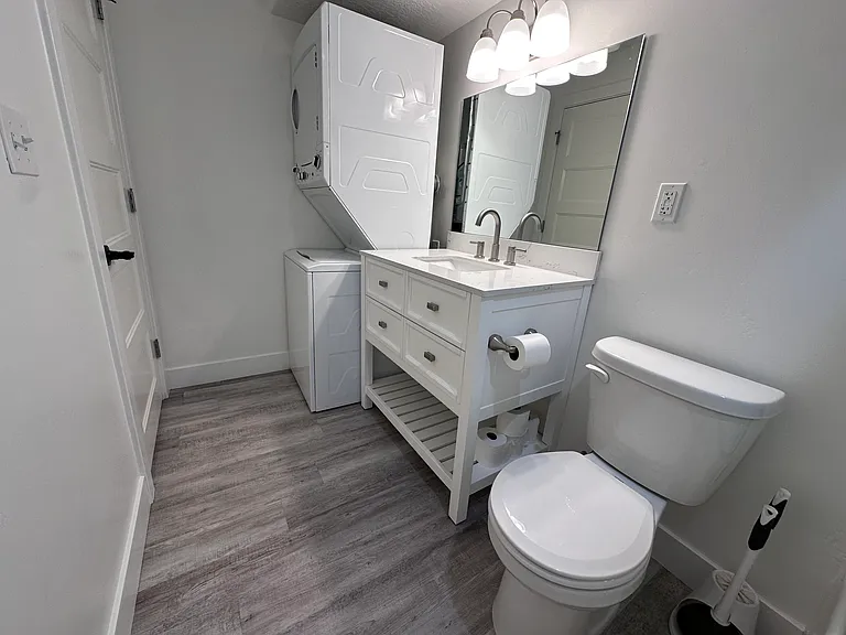 285 W Olympic Ln — Photo 5