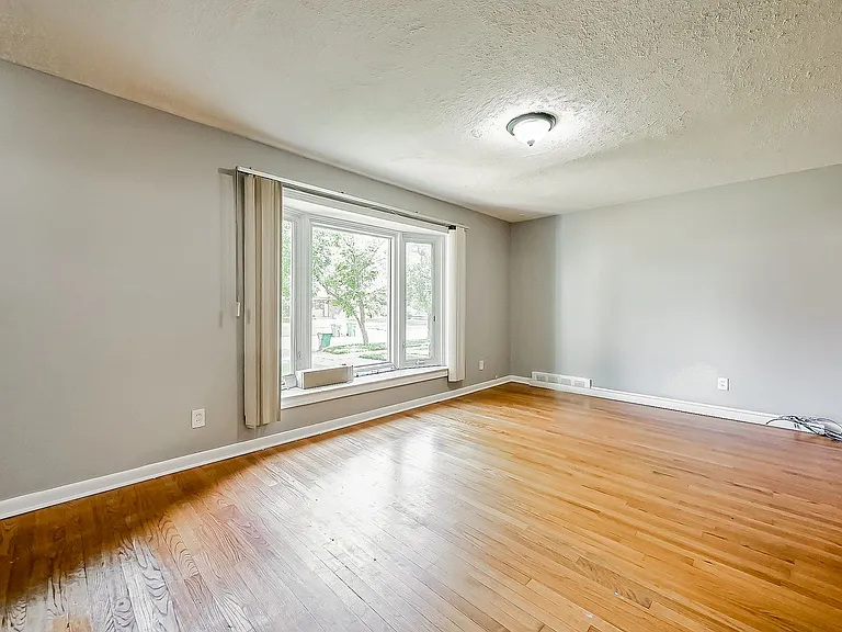 28783 Leona St — Photo 2