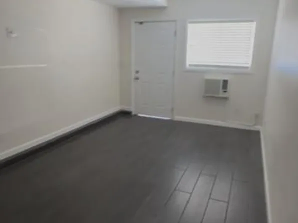 5207 Cartwright Ave, North Hollywood, CA 91601
