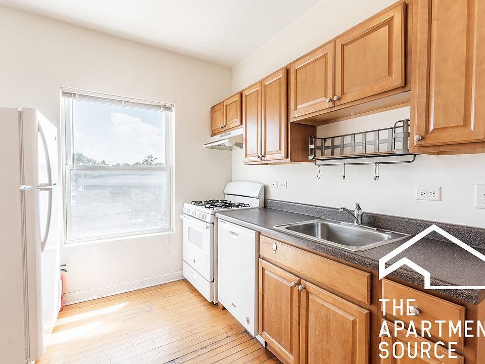 1st image of 1831 W Foster Ave #3