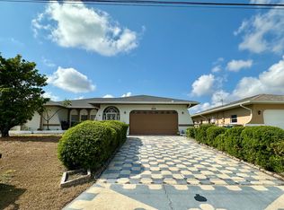 316 SE 27th St, Cape Coral, FL 33904