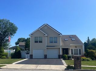 1 Scarlet Ln, Howell, NJ 07731