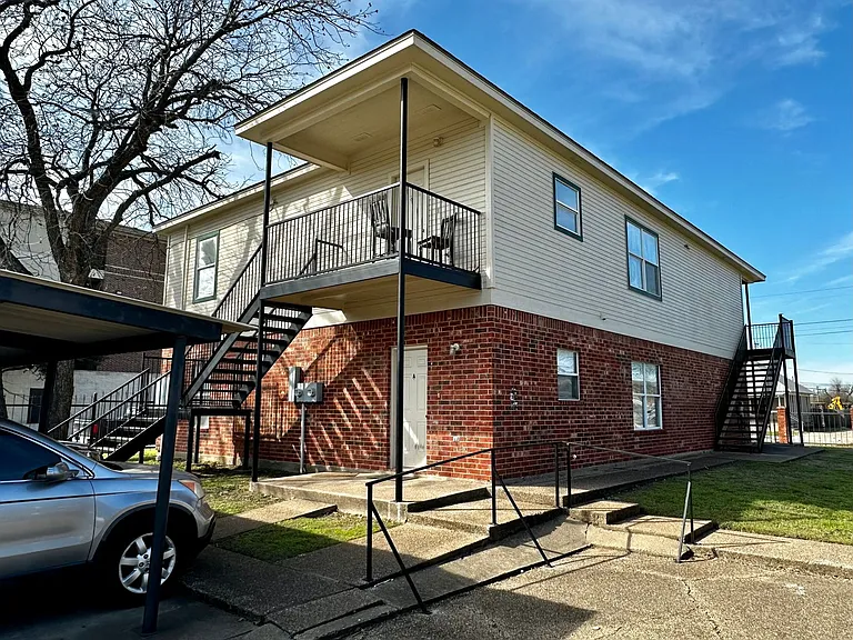 1318 James Ave — Photo 14