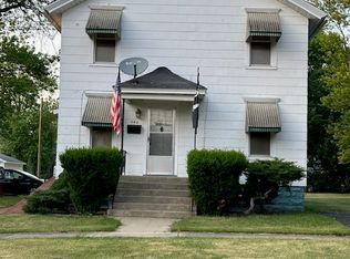 546 E 12th St, Lockport, IL 60441