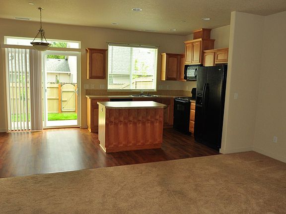2nd image of 5325 NE 83rd Pl
