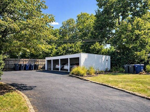 4th image of 224 Taylor Dr