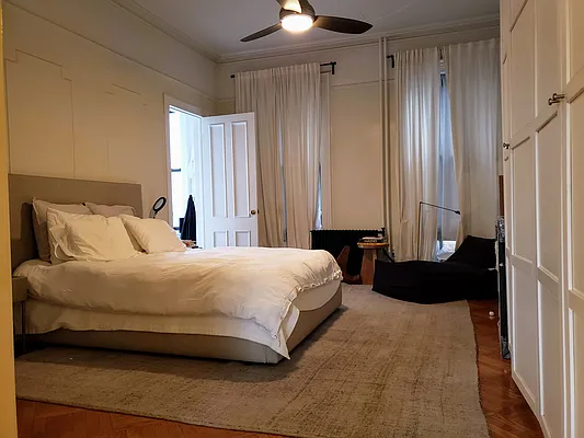 Rented by Brownstone Property Group | media 11