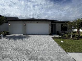 5882 Freestone Cir, Apollo Beach, FL 33572