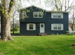 85 Moxon Dr, Rochester, NY 14612