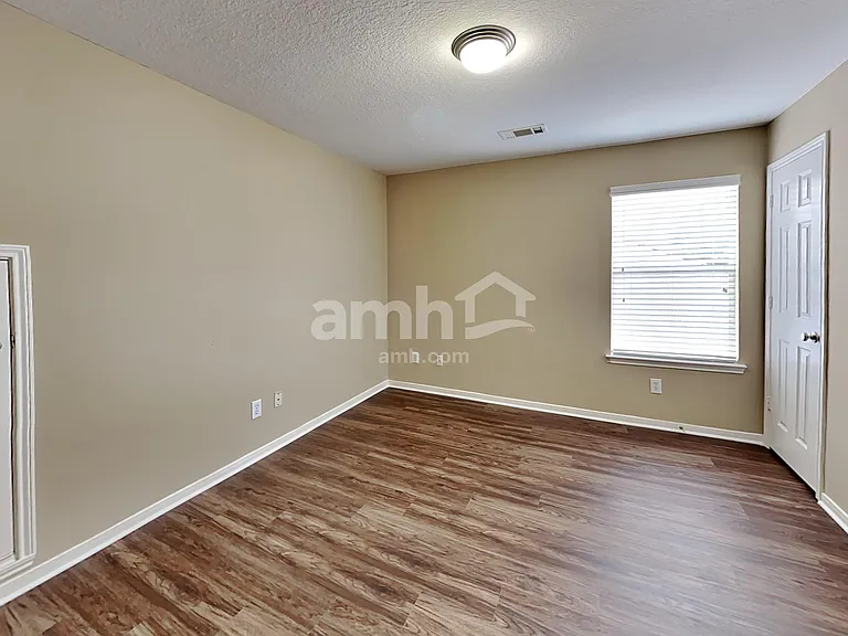 2306 Hollyfield Ln — Photo 18