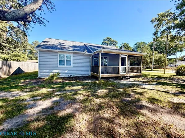 83 Marina Dr, Deltaville, VA 23043