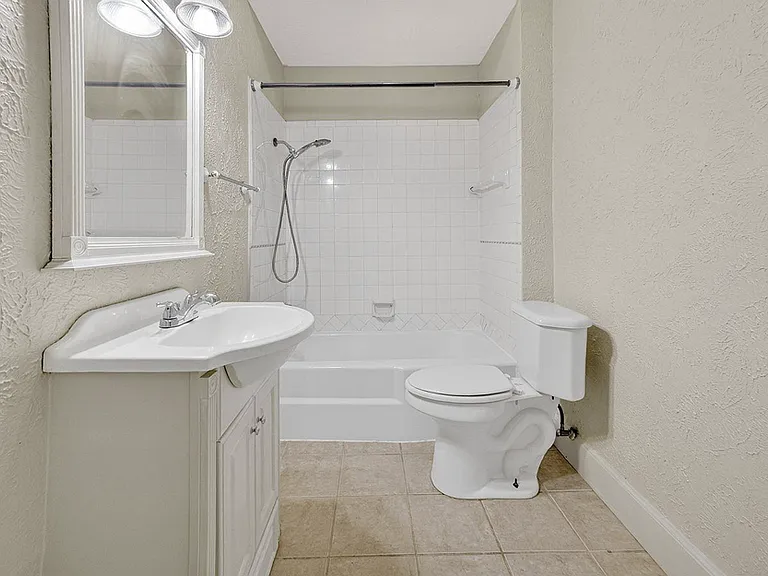 2601 S University Dr — Photo 13