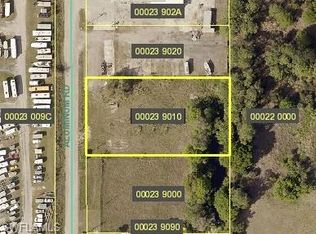 7507 Aluminum Rd, North Fort Myers, FL 33903