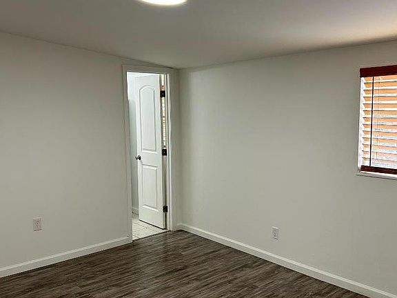 5th image of 35 Edgar Ave