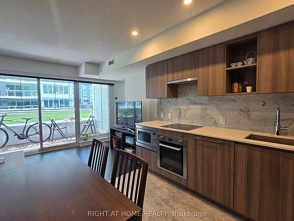 2nd image of 17 Bathurst St #602