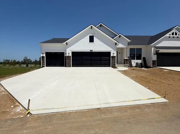 14219 Phoenix Pl, Holland, MI 49424